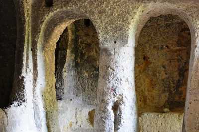 Bari, Santa Candida: la pi� grande basilica rupestre della Puglia continua a giacere nel degrado